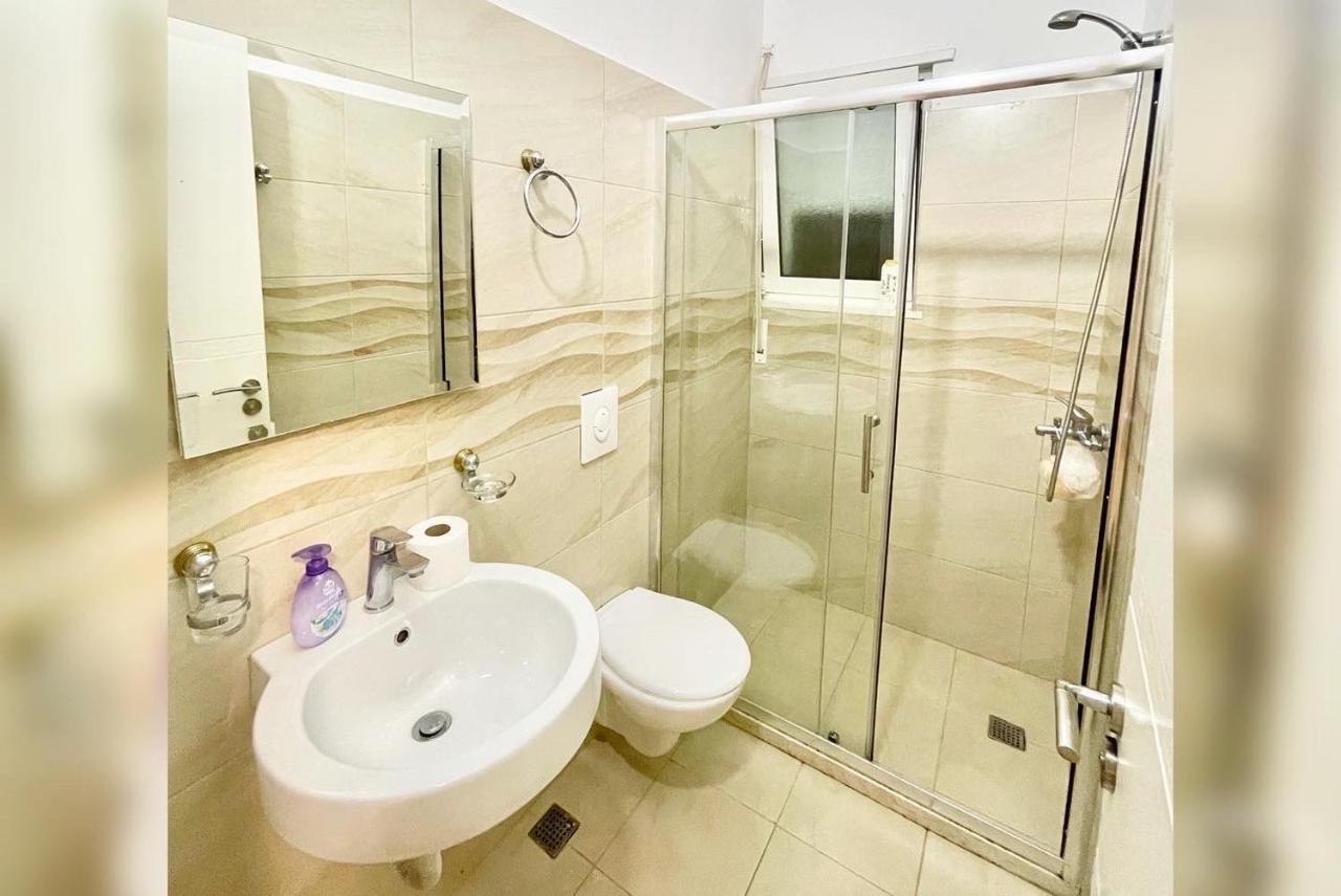 Hotel Vila Dedej Durrës Eksteriør billede