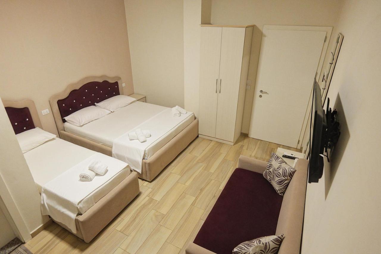 Hotel Vila Dedej Durrës Eksteriør billede