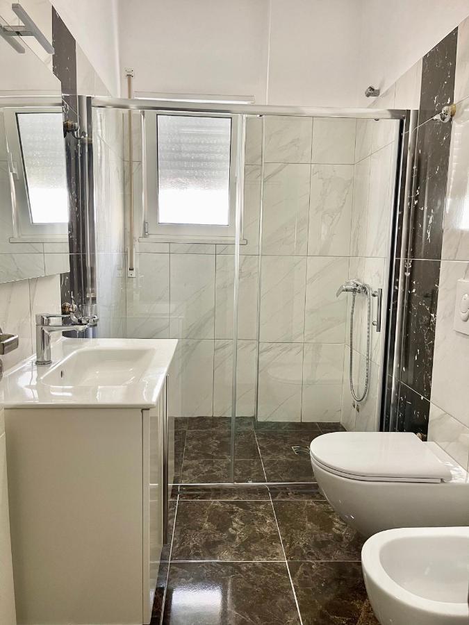 Hotel Vila Dedej Durrës Eksteriør billede