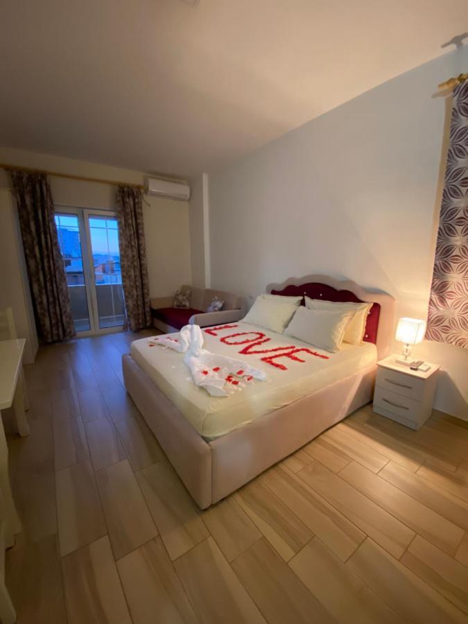 Hotel Vila Dedej Durrës Eksteriør billede