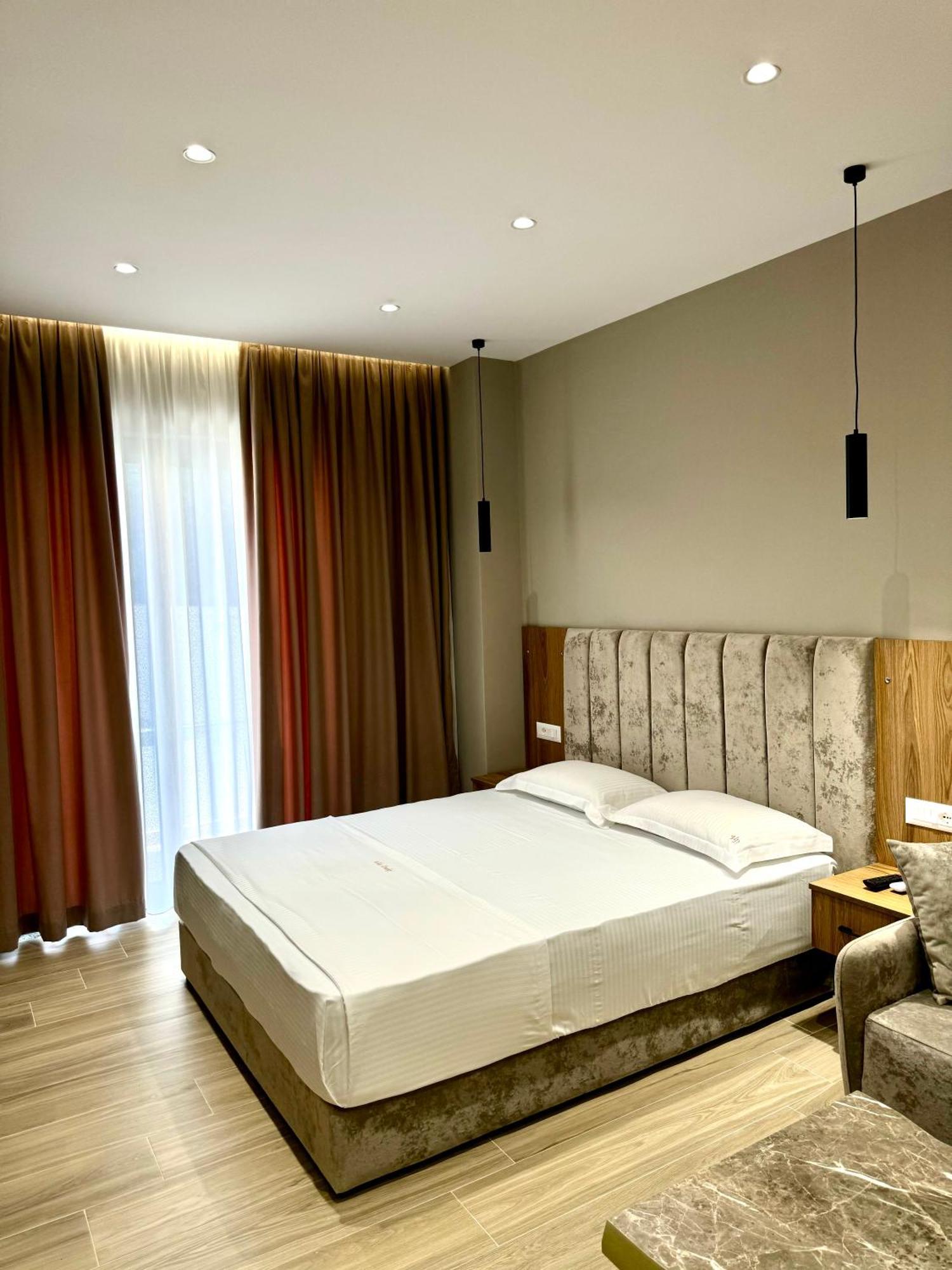 Hotel Vila Dedej Durrës Eksteriør billede