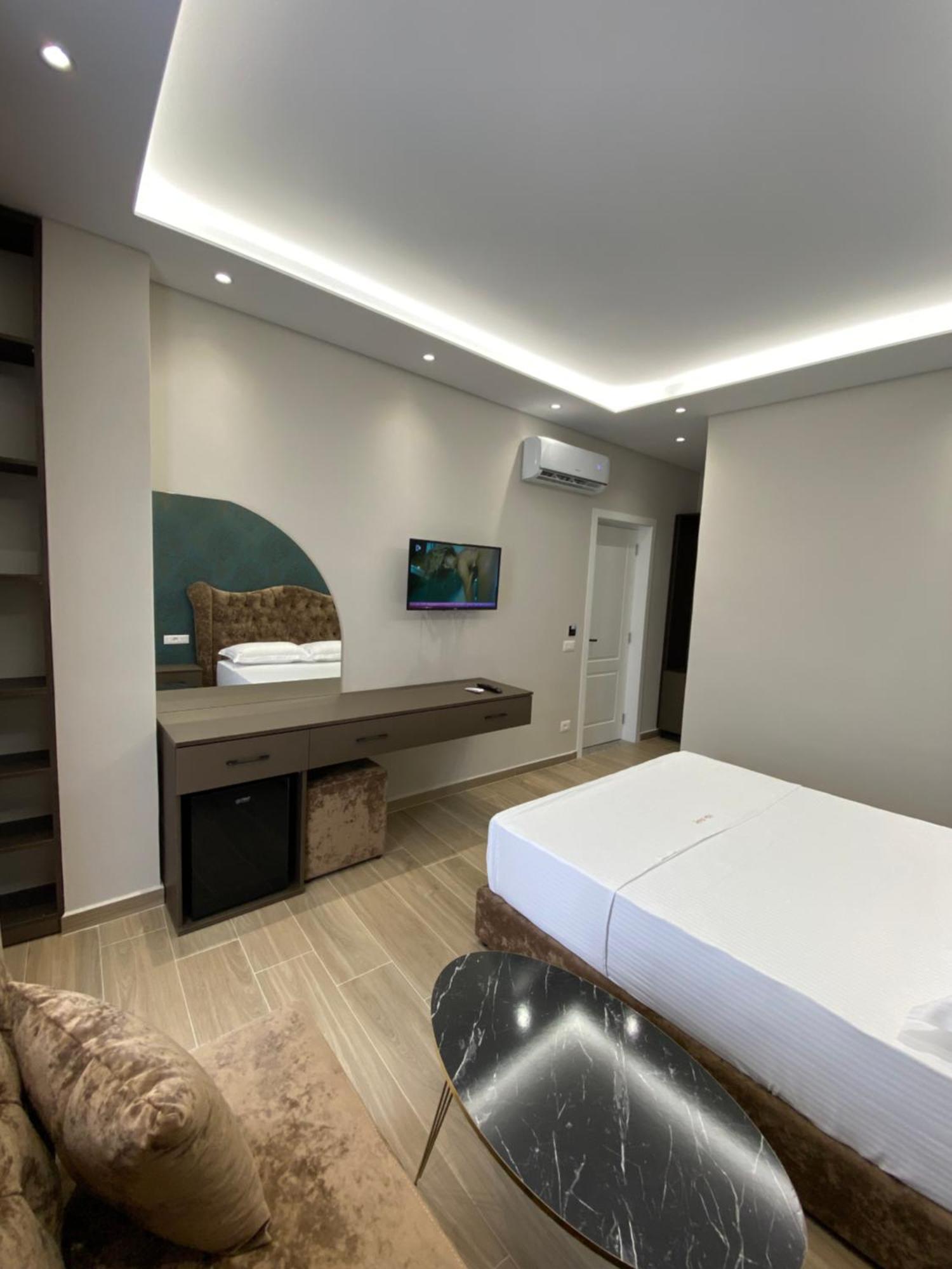 Hotel Vila Dedej Durrës Eksteriør billede