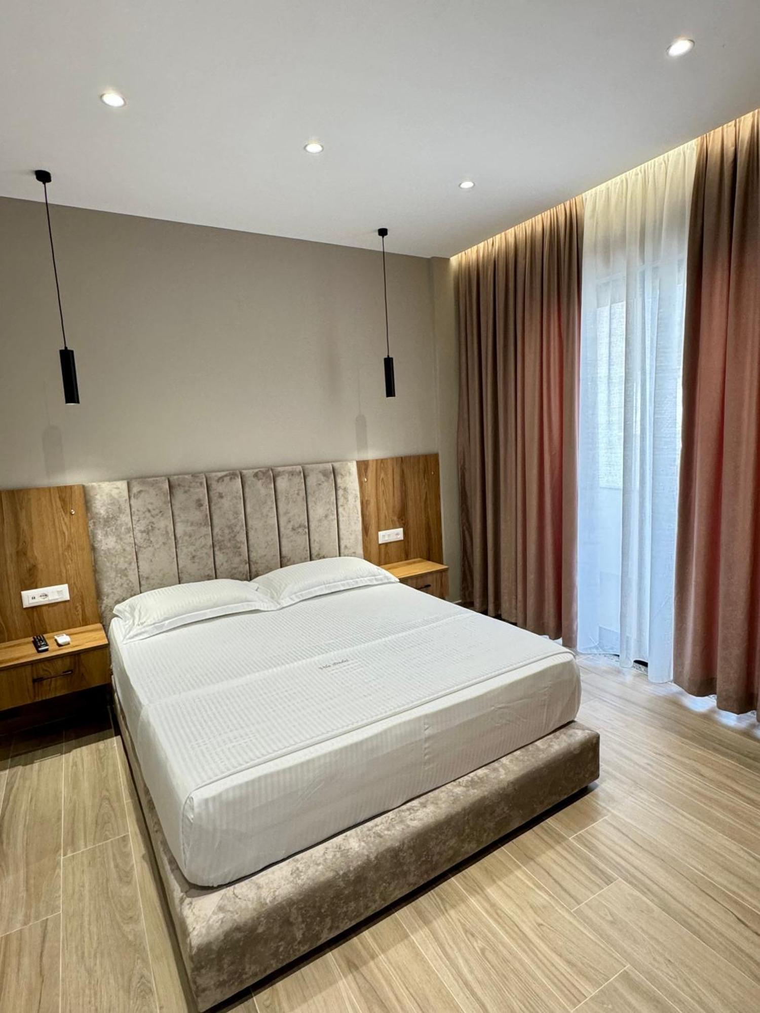 Hotel Vila Dedej Durrës Eksteriør billede